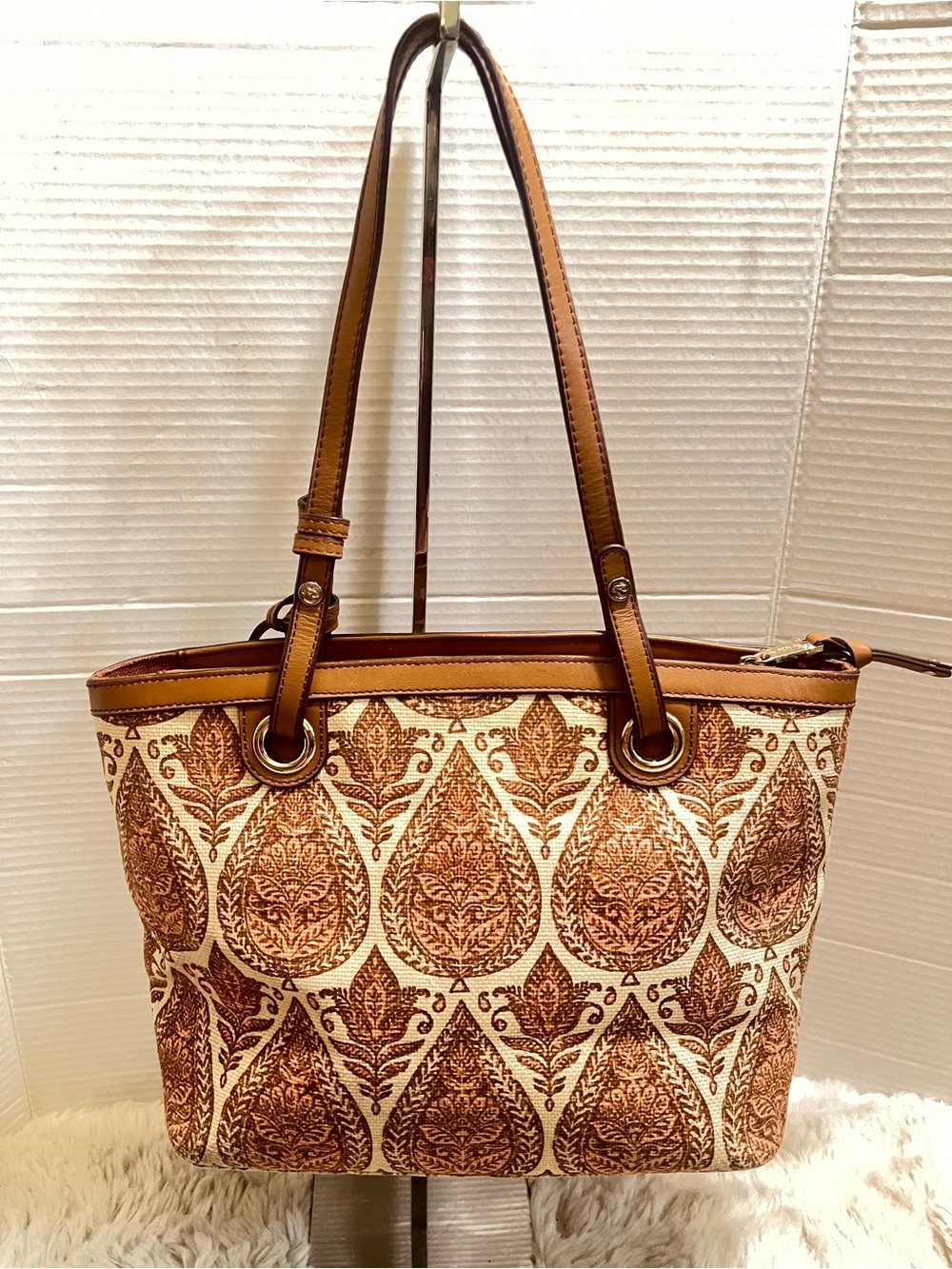 GUC. Spartina 449 island tote.